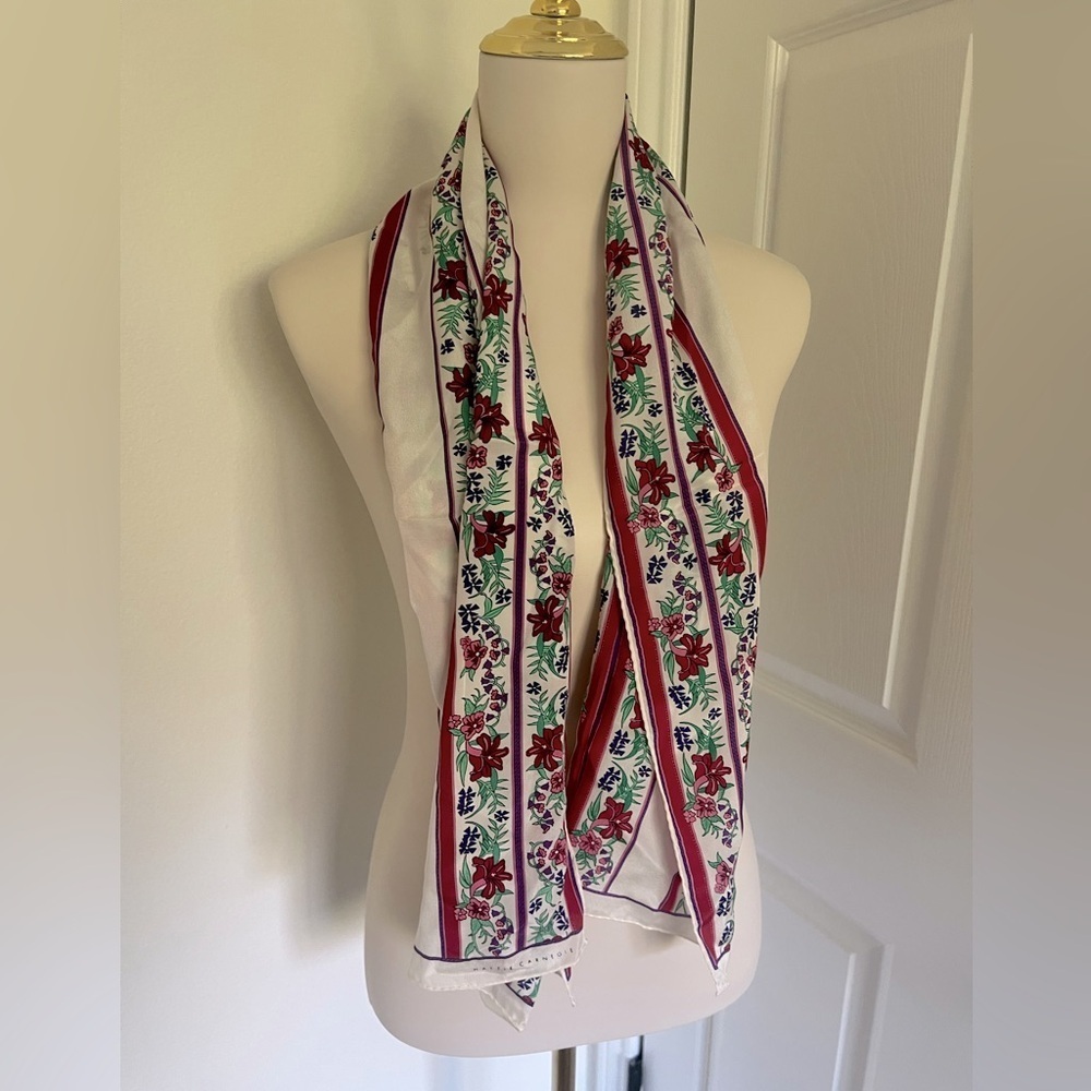 Gorgeous Vintage Hattie Carnegie Oblong White Green Purple and Burgundy Scarf - Picture 3 of 10